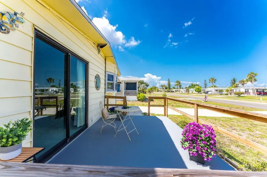 6276 Oriole Boulevard Englewood FL 34224