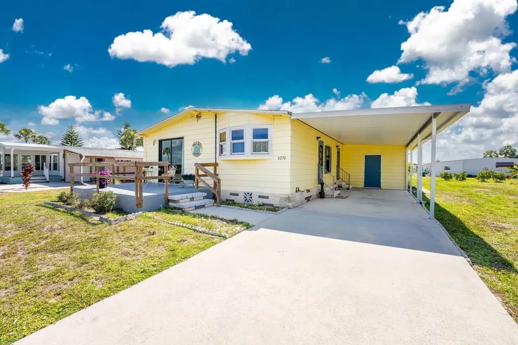 6276 Oriole Boulevard Englewood FL 34224