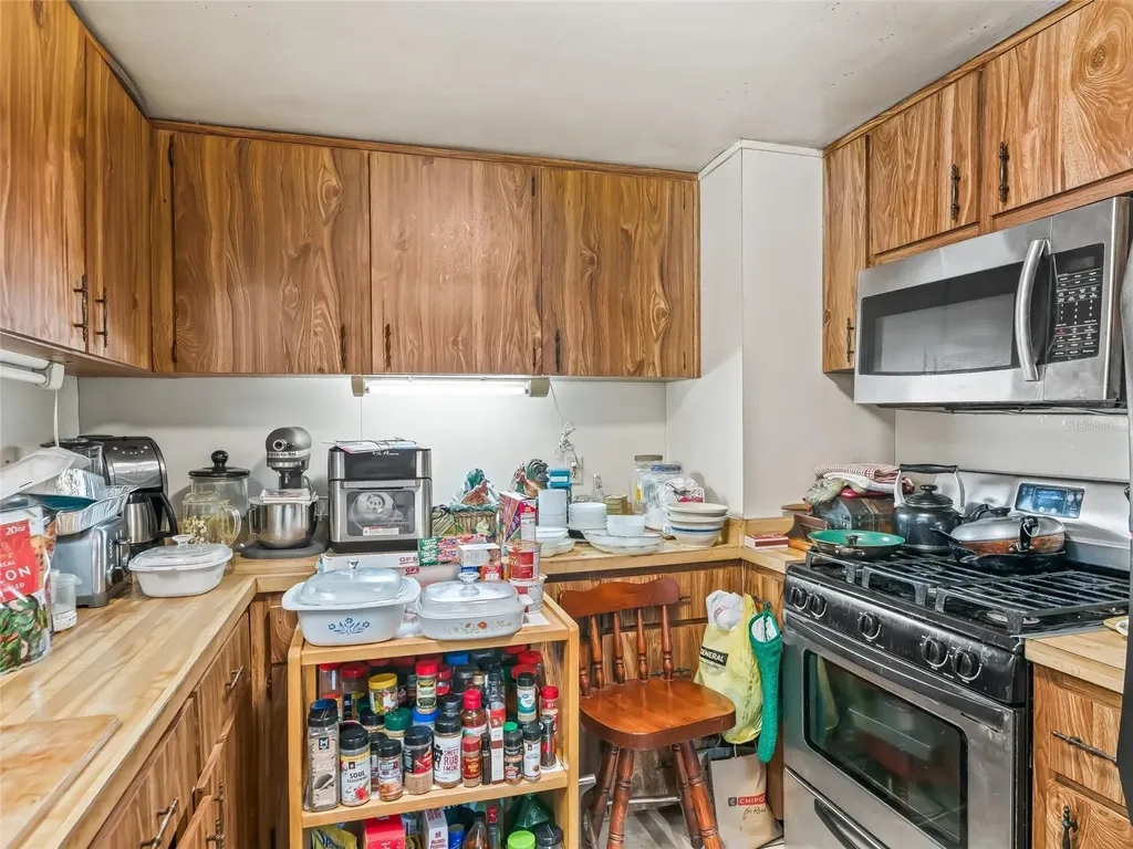 1386 S Us Highway 301 Sumterville FL 33585