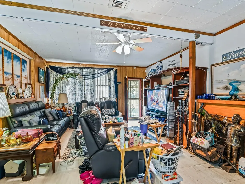 1386 S Us Highway 301 Sumterville FL 33585