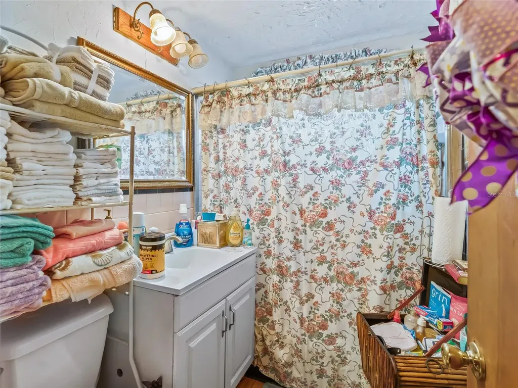 1386 S Us Highway 301 Sumterville FL 33585