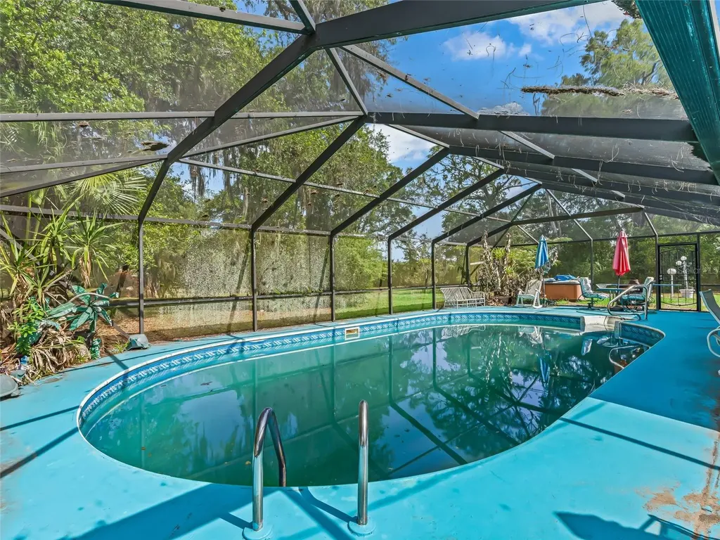 1386 S Us Highway 301 Sumterville FL 33585