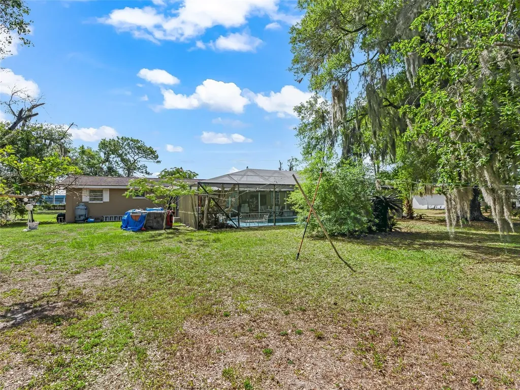 1386 S Us Highway 301 Sumterville FL 33585
