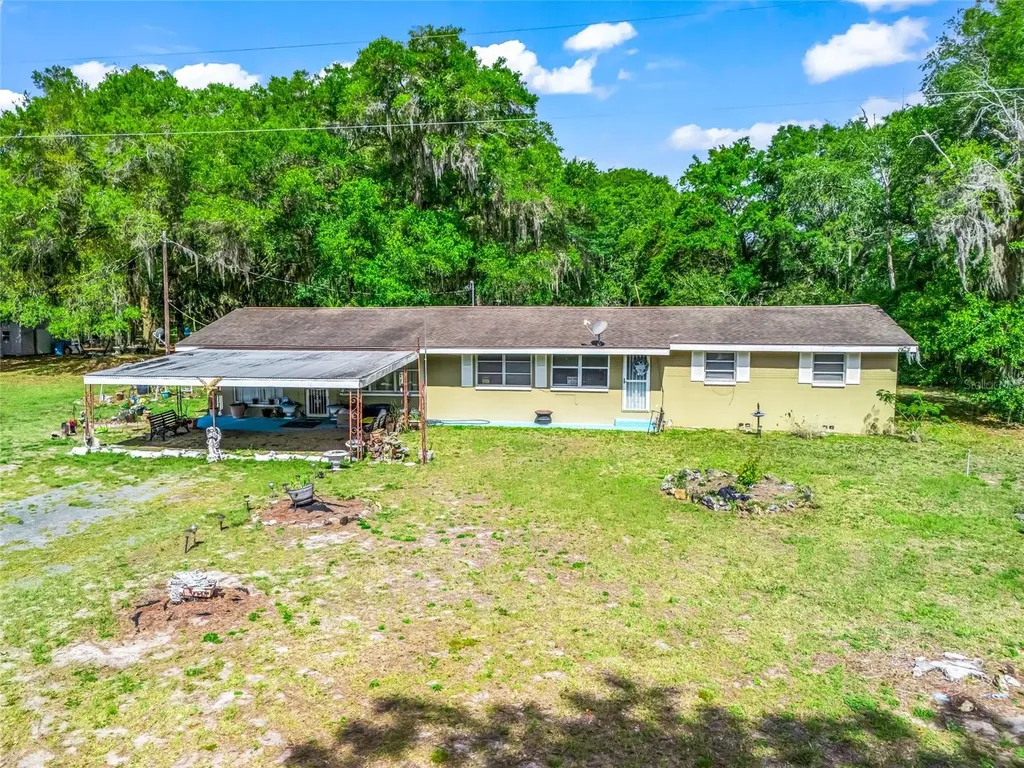 1386 S Us Highway 301 Sumterville FL 33585