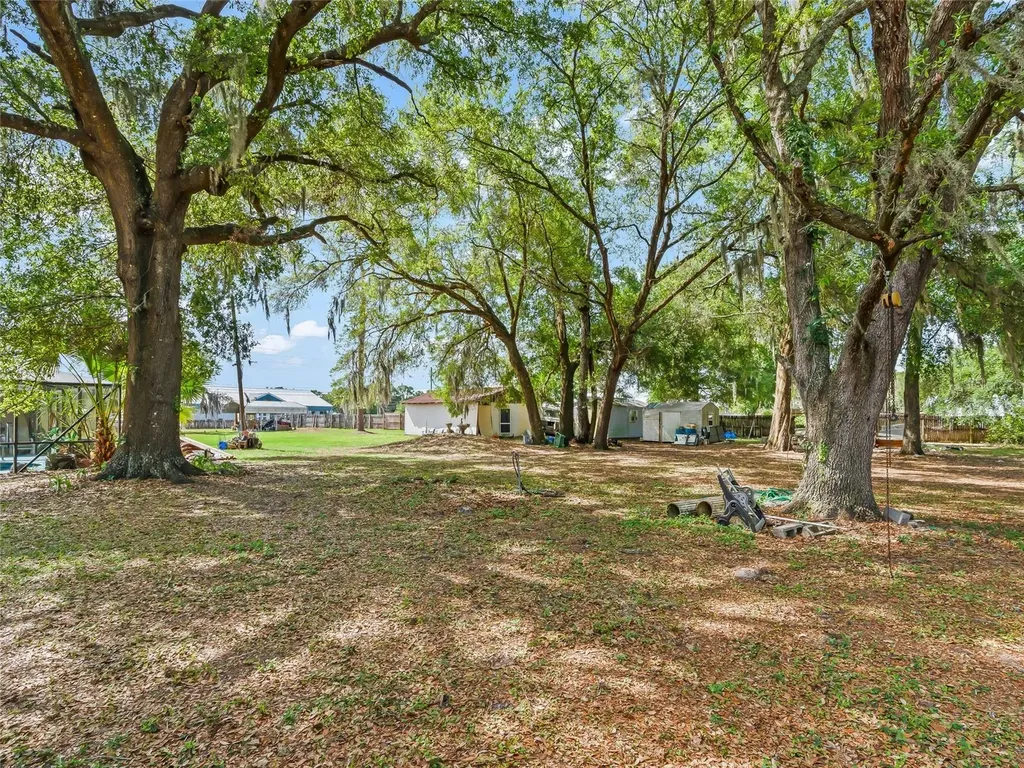 1386 S Us Highway 301 Sumterville FL 33585