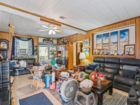 1386 S Us Highway 301 Sumterville FL 33585