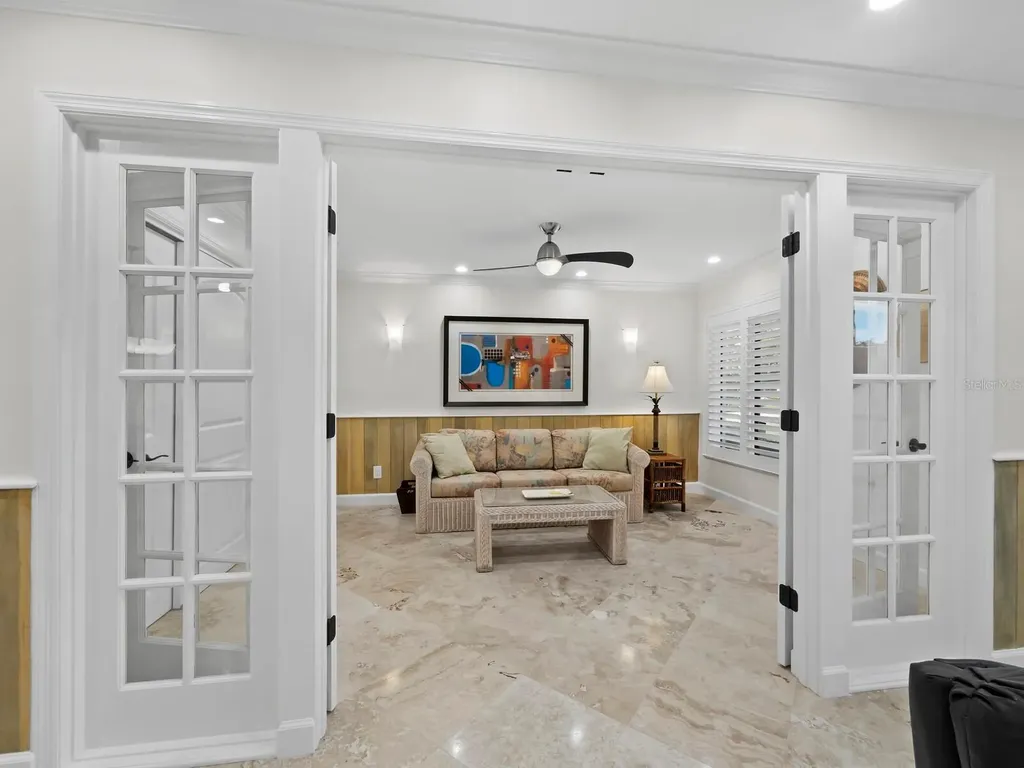 2055 Gulf Of Mexico Drive Longboat Key FL 34228