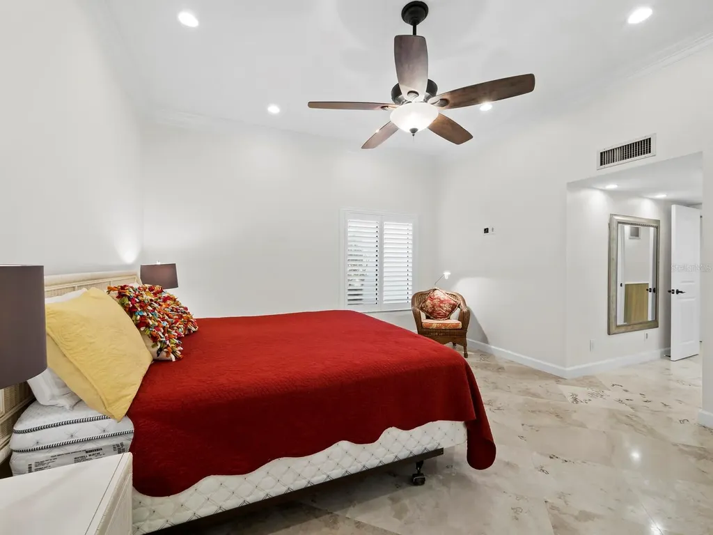 2055 Gulf Of Mexico Drive Longboat Key FL 34228