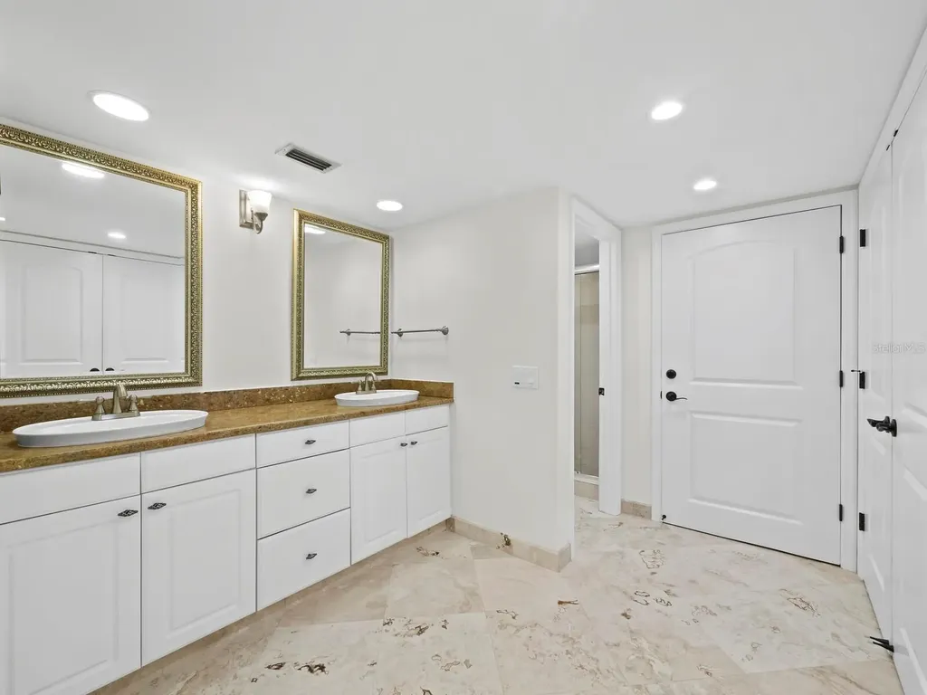 2055 Gulf Of Mexico Drive Longboat Key FL 34228