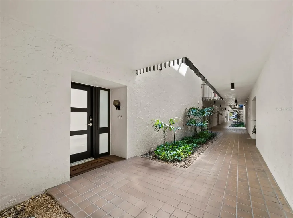 2055 Gulf Of Mexico Drive Longboat Key FL 34228
