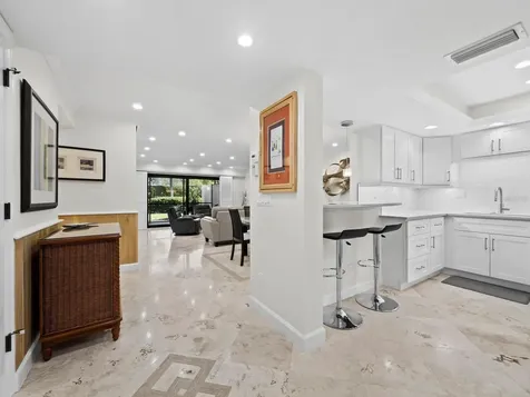 2055 Gulf Of Mexico Drive Longboat Key FL 34228