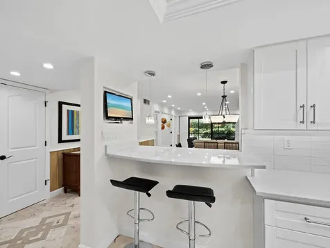 2055 Gulf Of Mexico Drive Longboat Key FL 34228