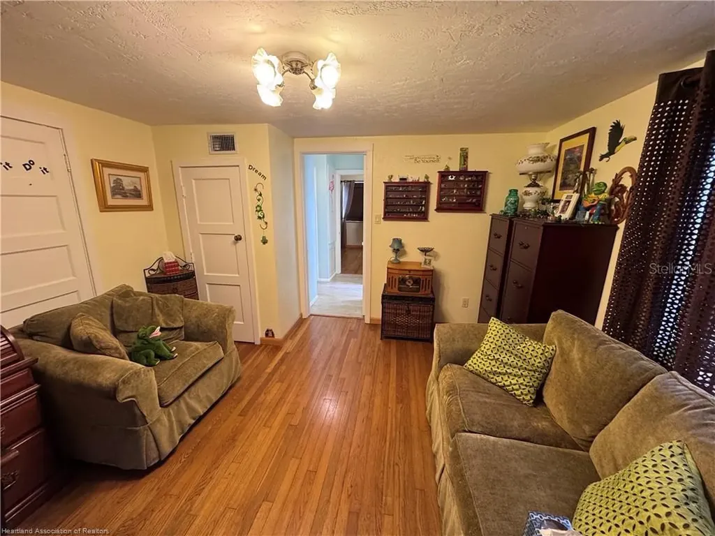930 W Main Street Avon Park FL 33825