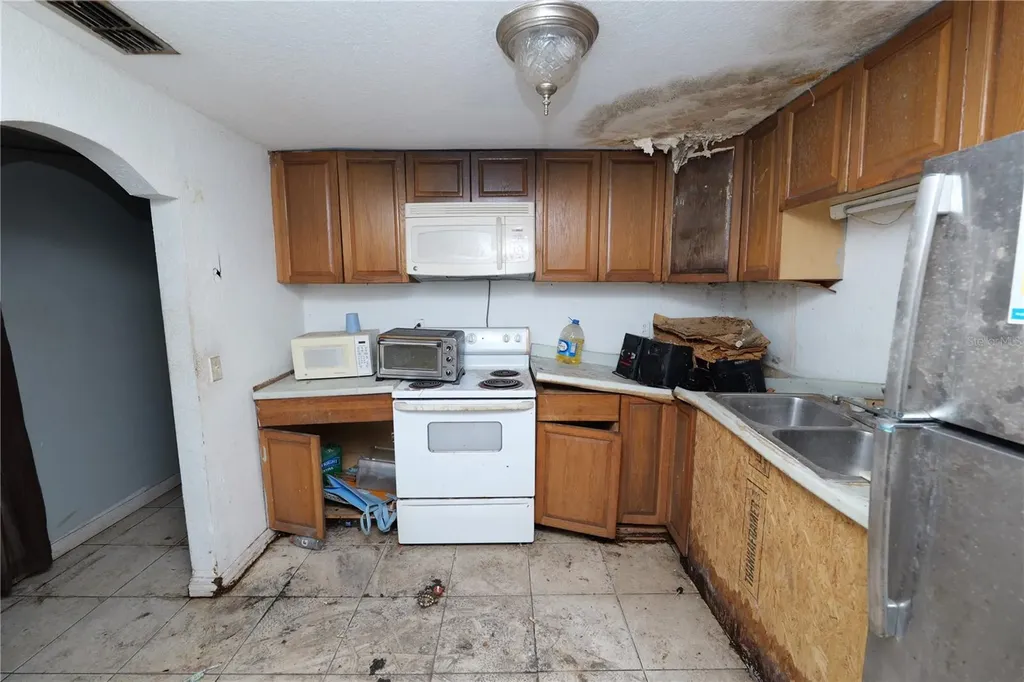 608 Drive Martin Luther King Street Dundee FL 33838
