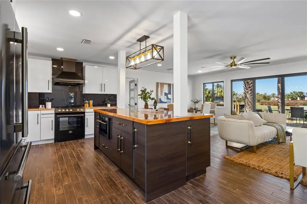 203 Parkwood Lane Edgewater FL 32132