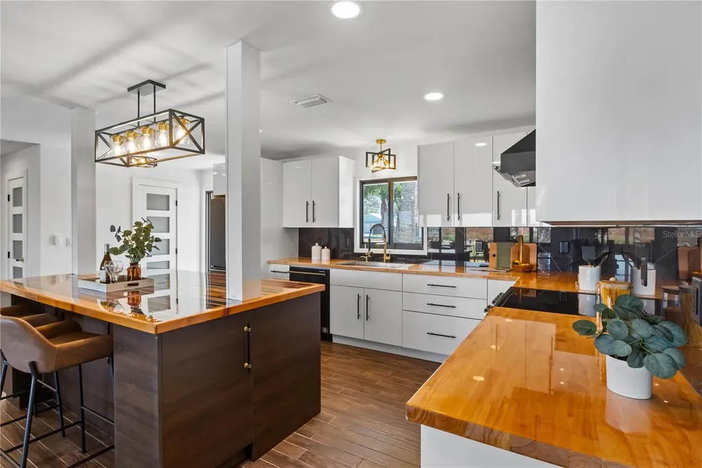 203 Parkwood Lane Edgewater FL 32132