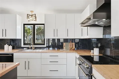 203 Parkwood Lane Edgewater FL 32132
