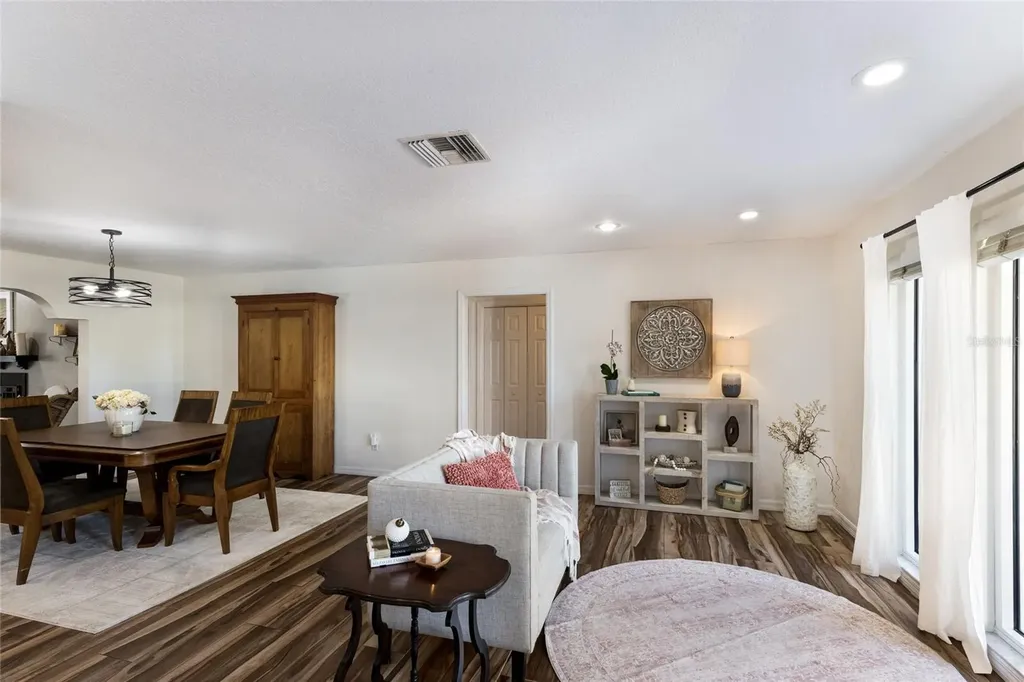 1516 Fox Creek Drive Sarasota FL 34240