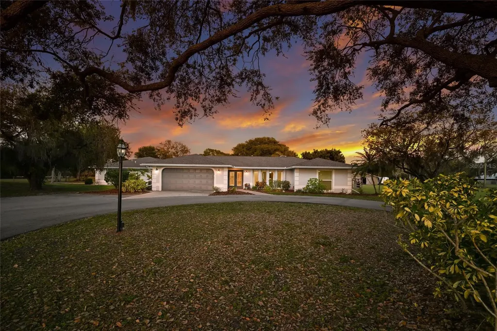 1516 Fox Creek Drive Sarasota FL 34240