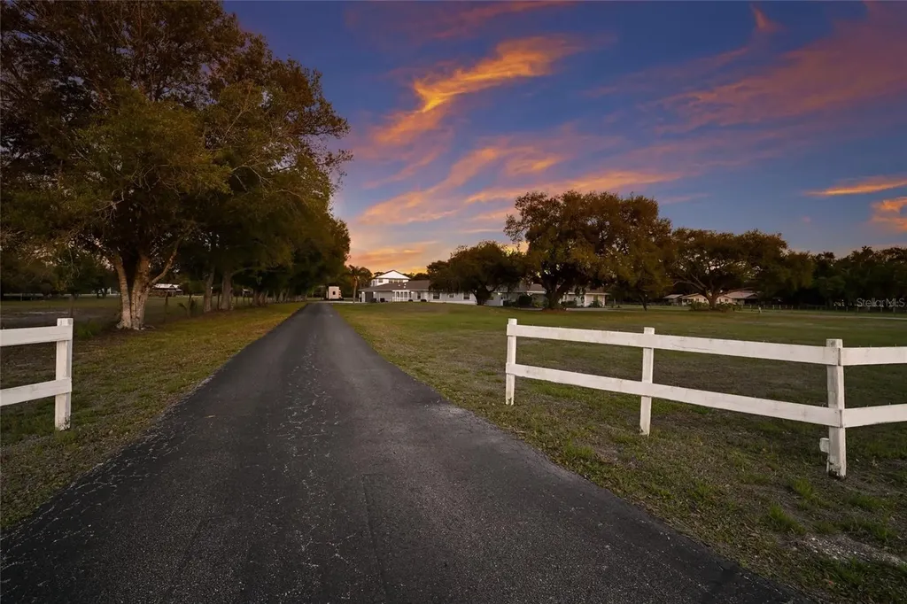 1516 Fox Creek Drive Sarasota FL 34240