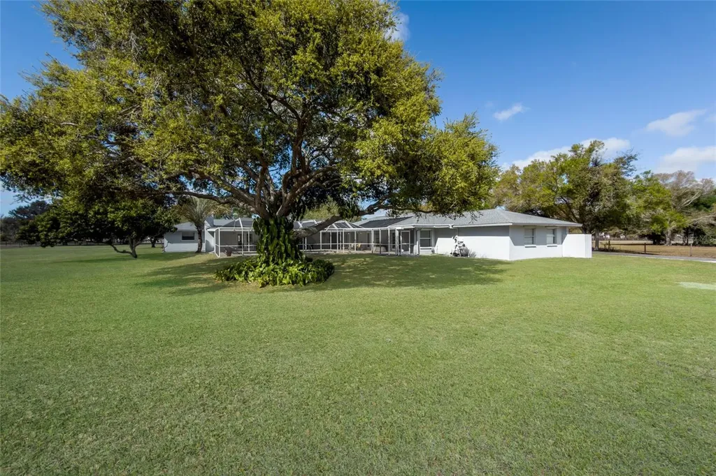 1516 Fox Creek Drive Sarasota FL 34240