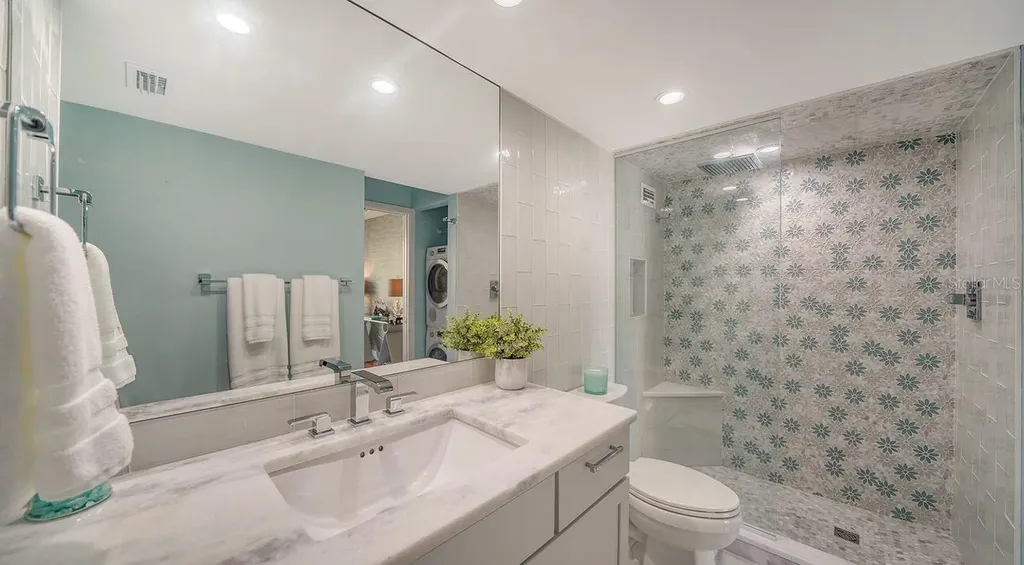 1111 N Gulfstream Avenue Sarasota FL 34236