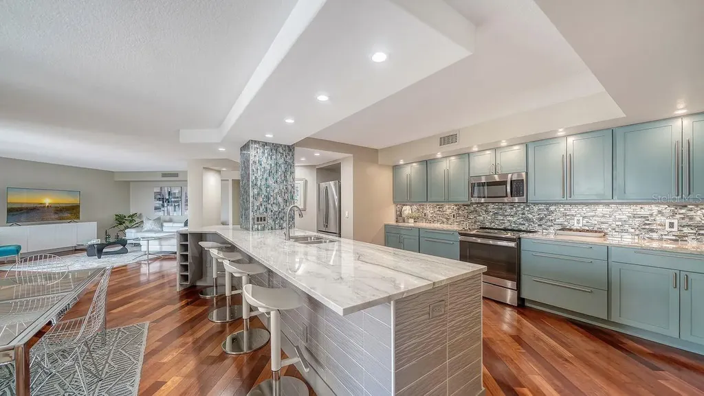 1111 N Gulfstream Avenue Sarasota FL 34236