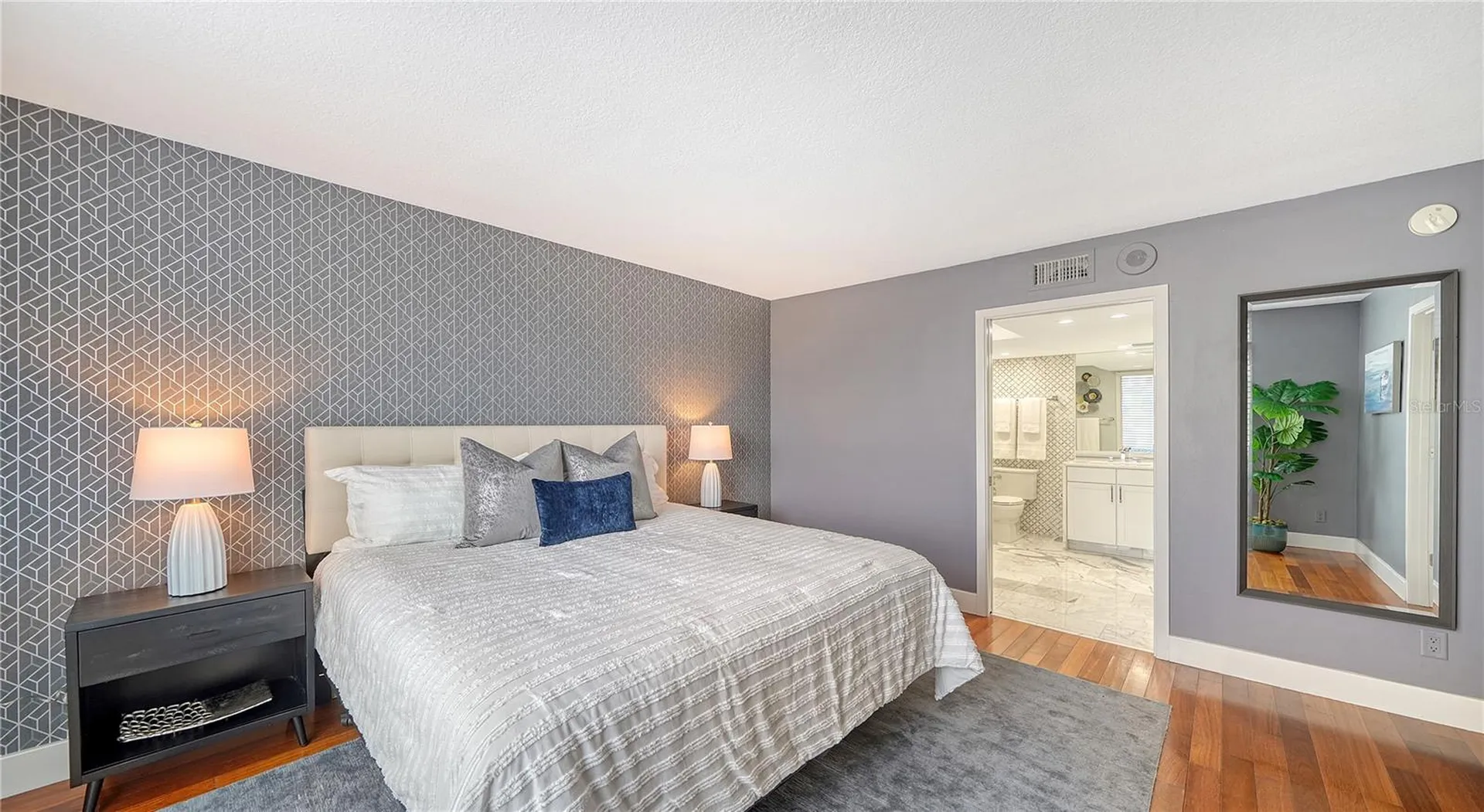 1111 N Gulfstream Avenue Sarasota FL 34236