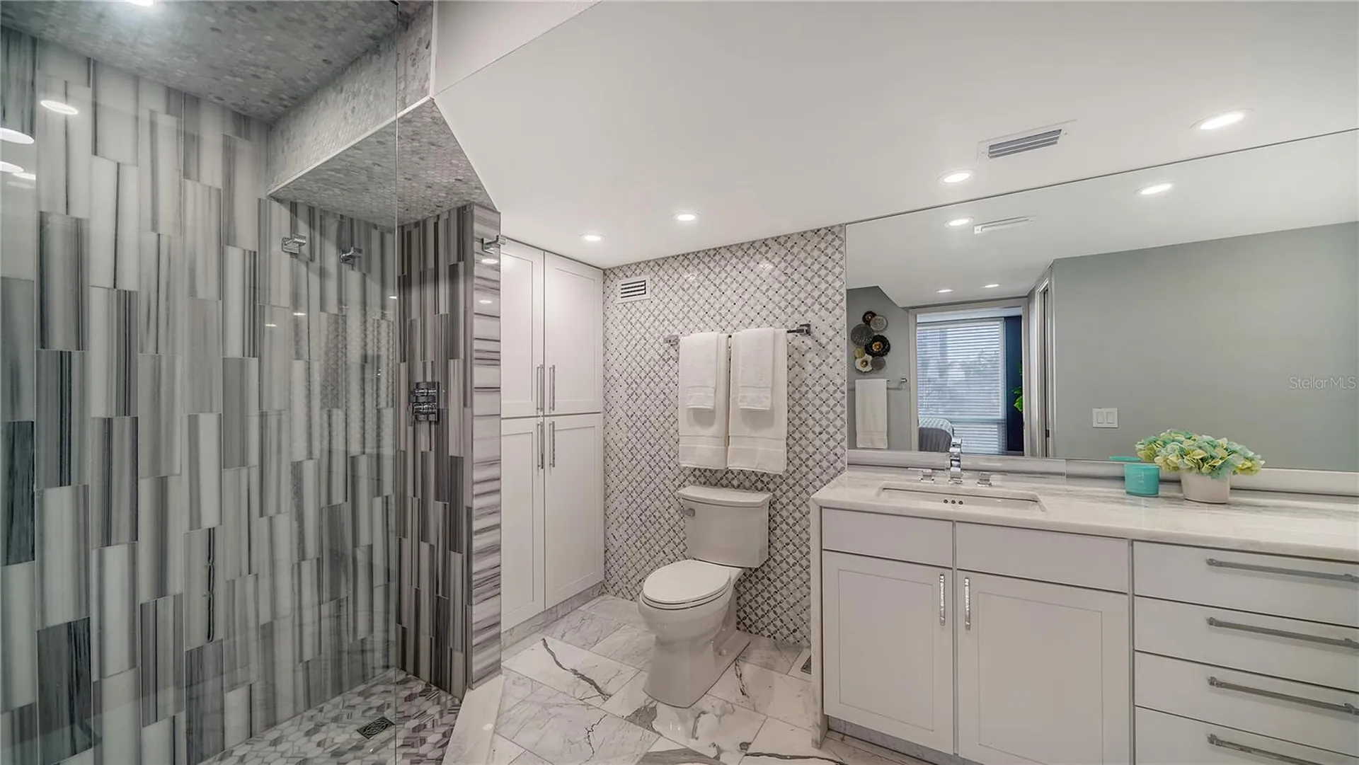 1111 N Gulfstream Avenue Sarasota FL 34236