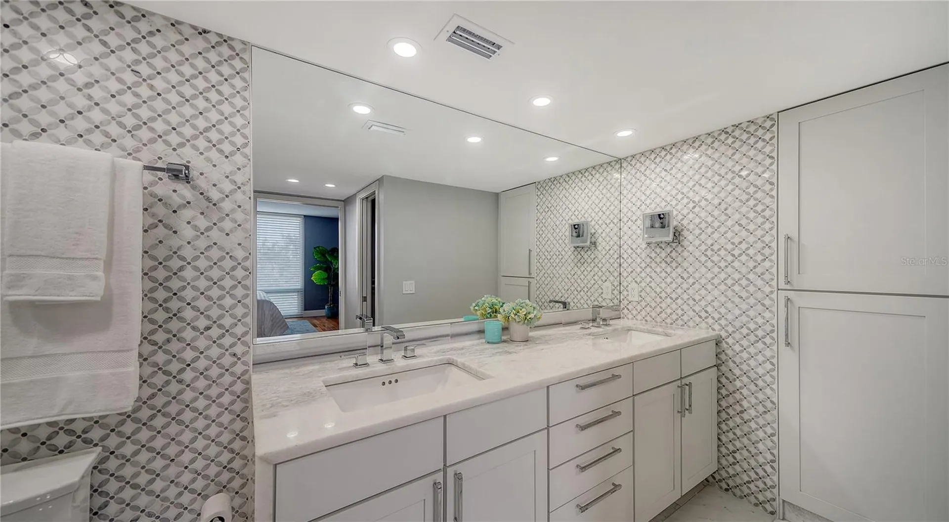 1111 N Gulfstream Avenue Sarasota FL 34236