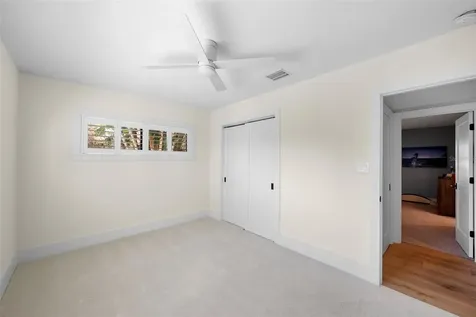 4926 W Melrose Avenue N Tampa FL 33629