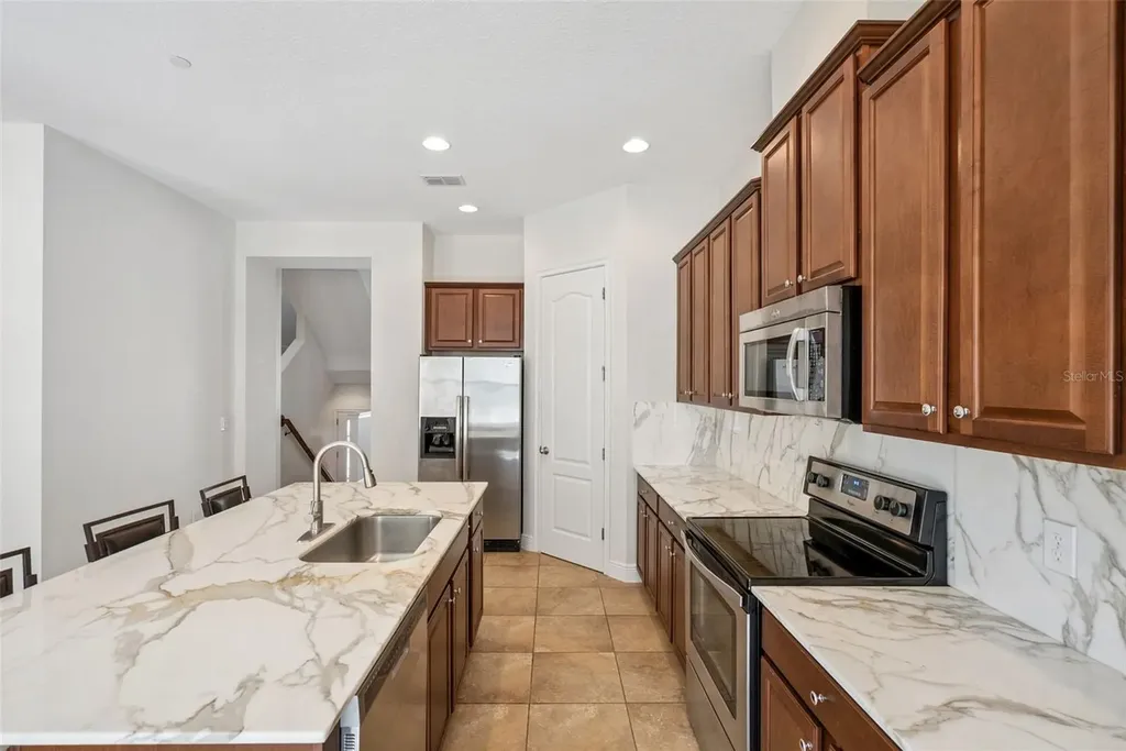 653 Pavia Loop Lake Mary FL 32746