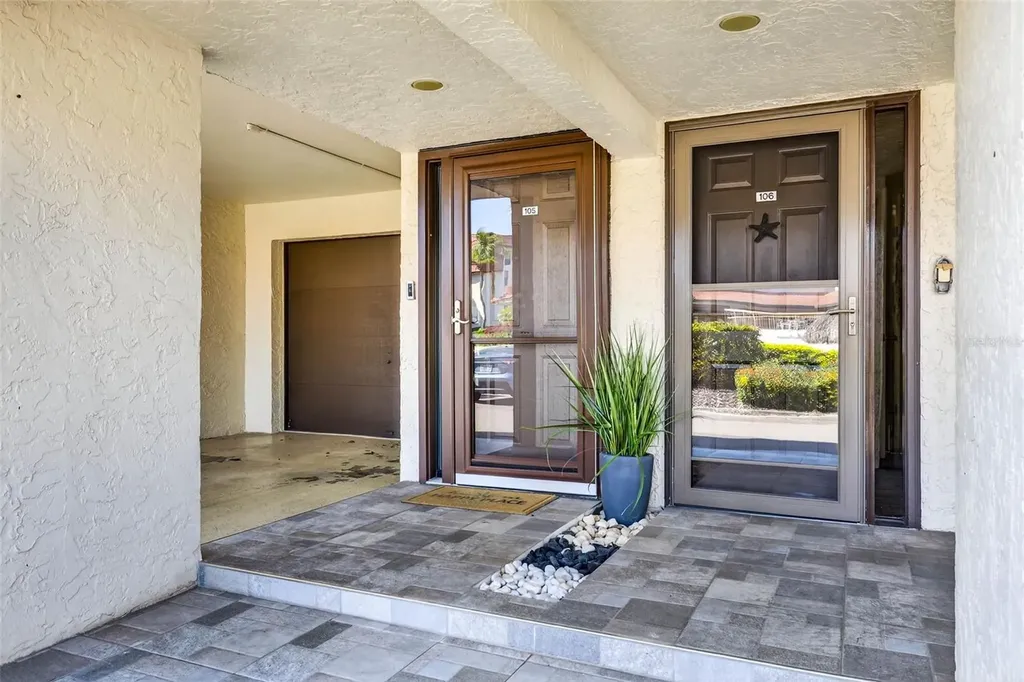 132 1st Street E Tierra Verde FL 33715