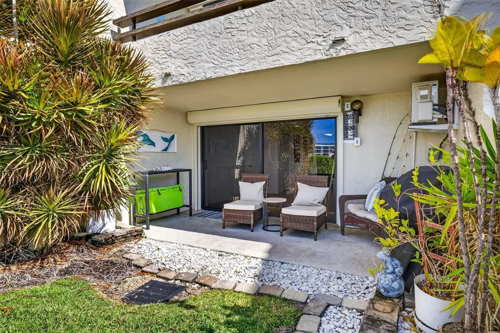 132 1st Street E Tierra Verde FL 33715