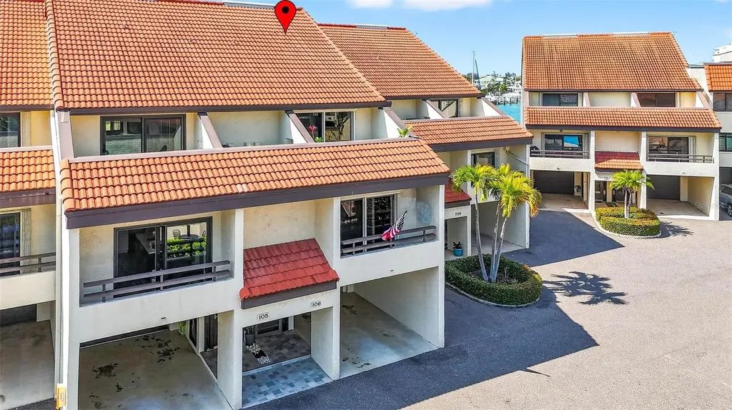 132 1st Street E Tierra Verde FL 33715