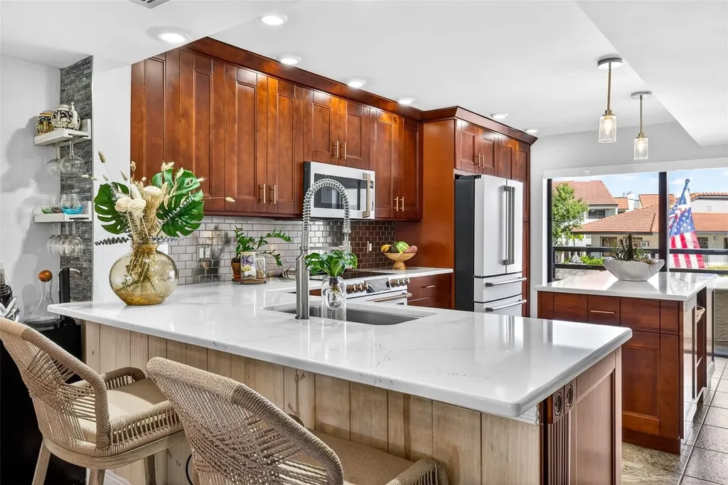 132 1st Street E Tierra Verde FL 33715