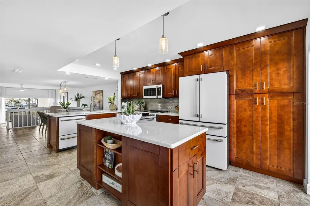 132 1st Street E Tierra Verde FL 33715