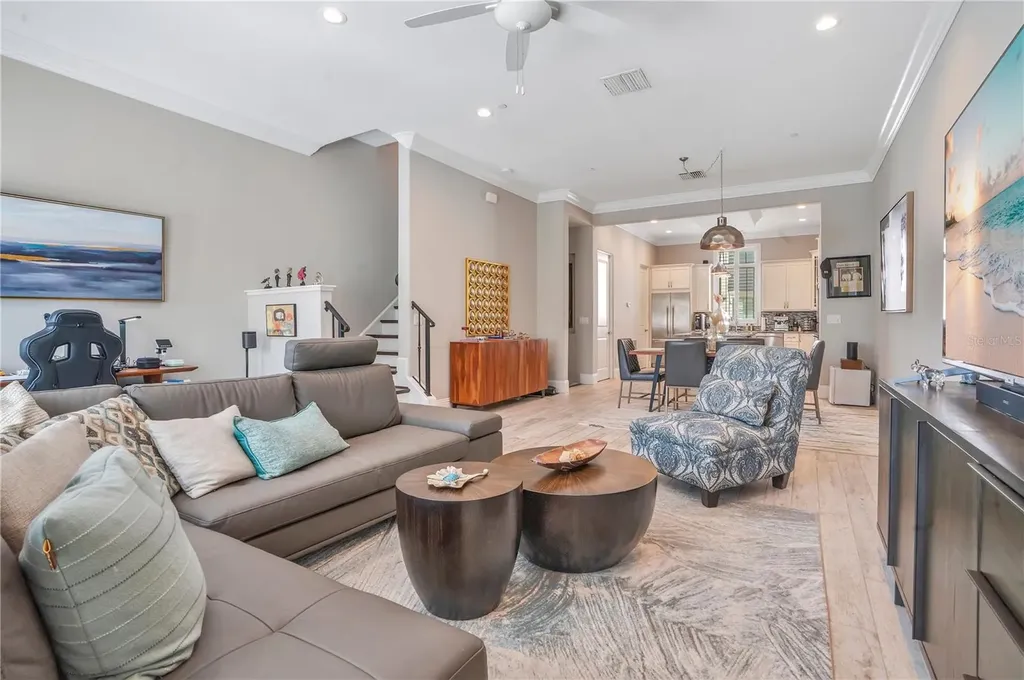 665 Jackson Street Orlando FL 32801