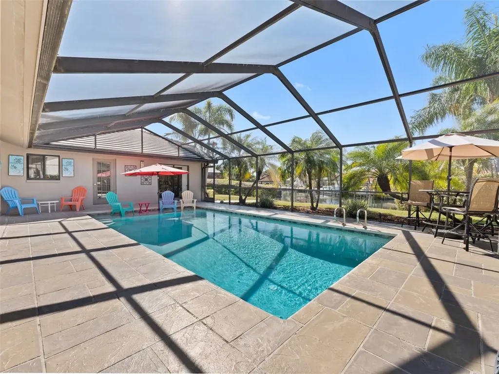 4830 Longwater Way Tampa FL 33615