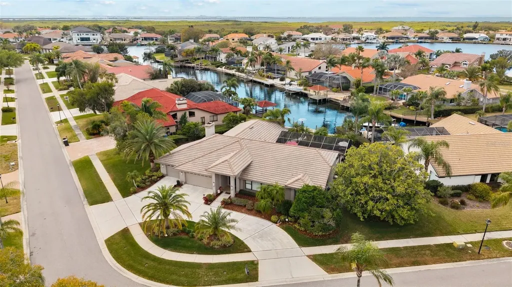 4830 Longwater Way Tampa FL 33615