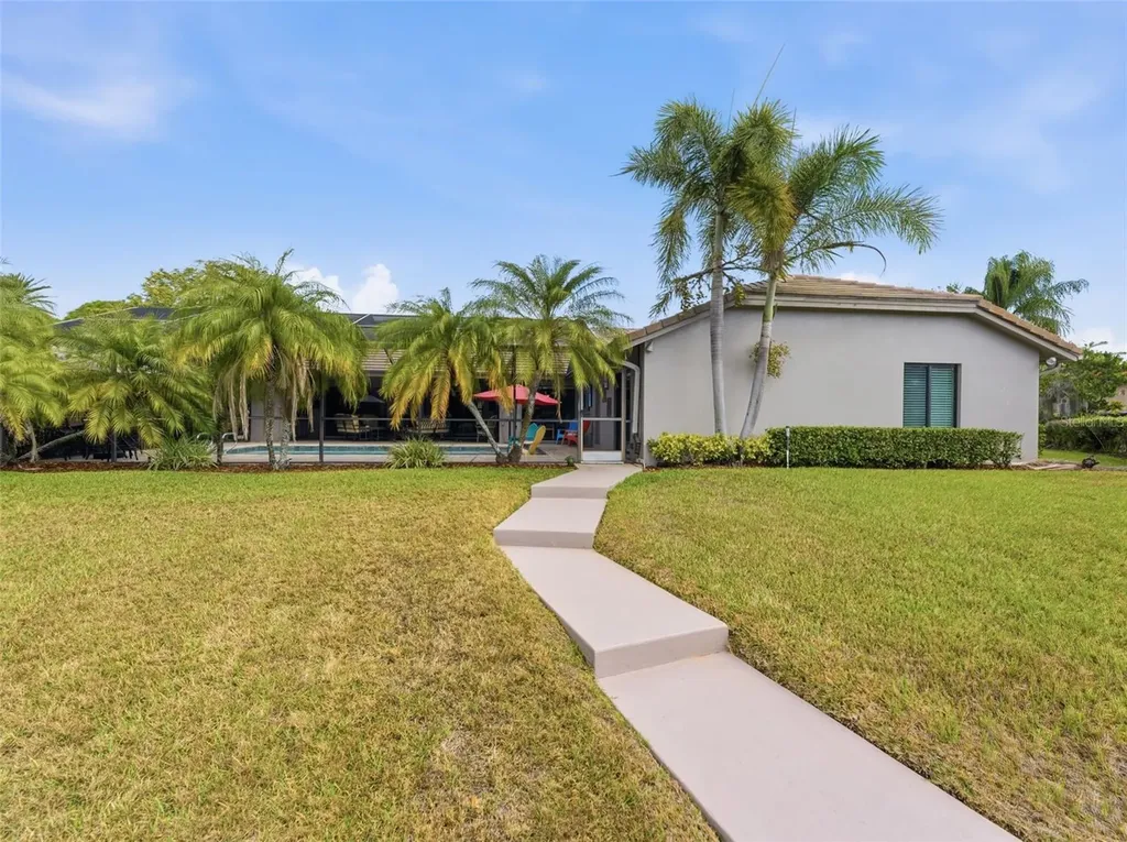4830 Longwater Way Tampa FL 33615