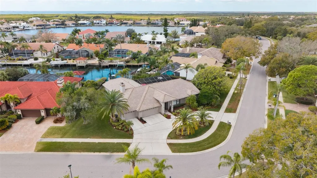 4830 Longwater Way Tampa FL 33615