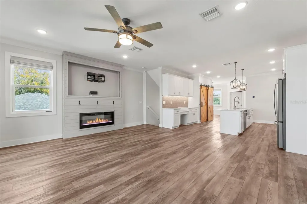 1299 Savona Drive NE St Petersburg FL 33702