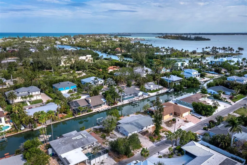 535 De Narvaez Drive Longboat Key FL 34228
