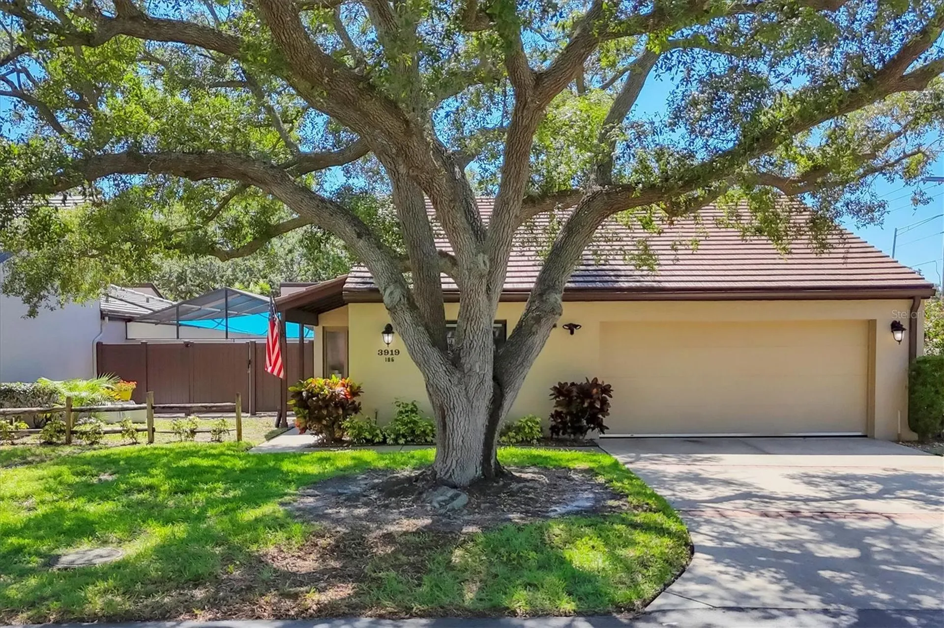 3919 Glen Oaks Manor Drive Sarasota FL 34232