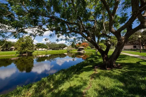 3919 Glen Oaks Manor Drive Sarasota FL 34232