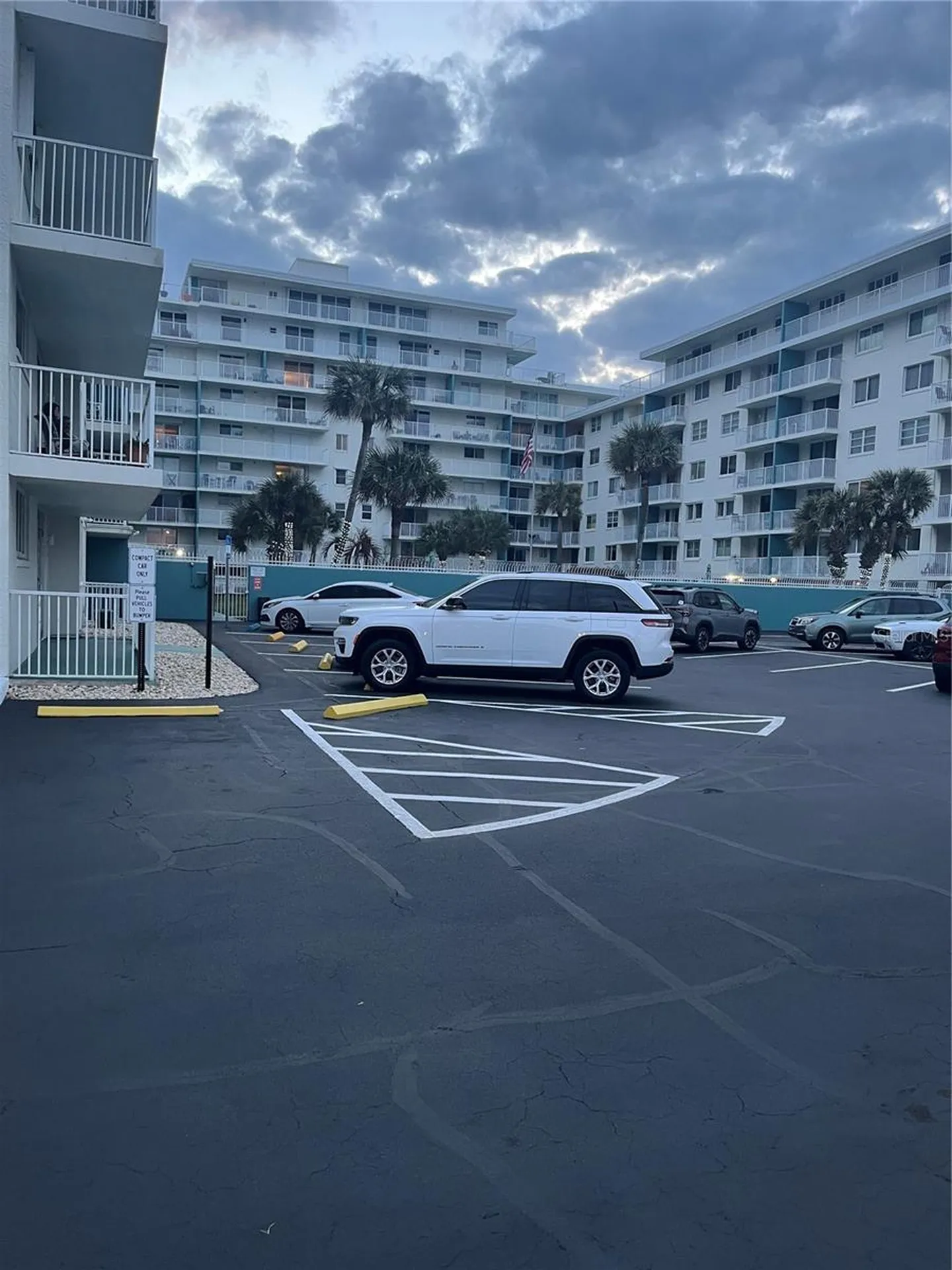 2727 N Atlantic Avenue Daytona Beach FL 32118