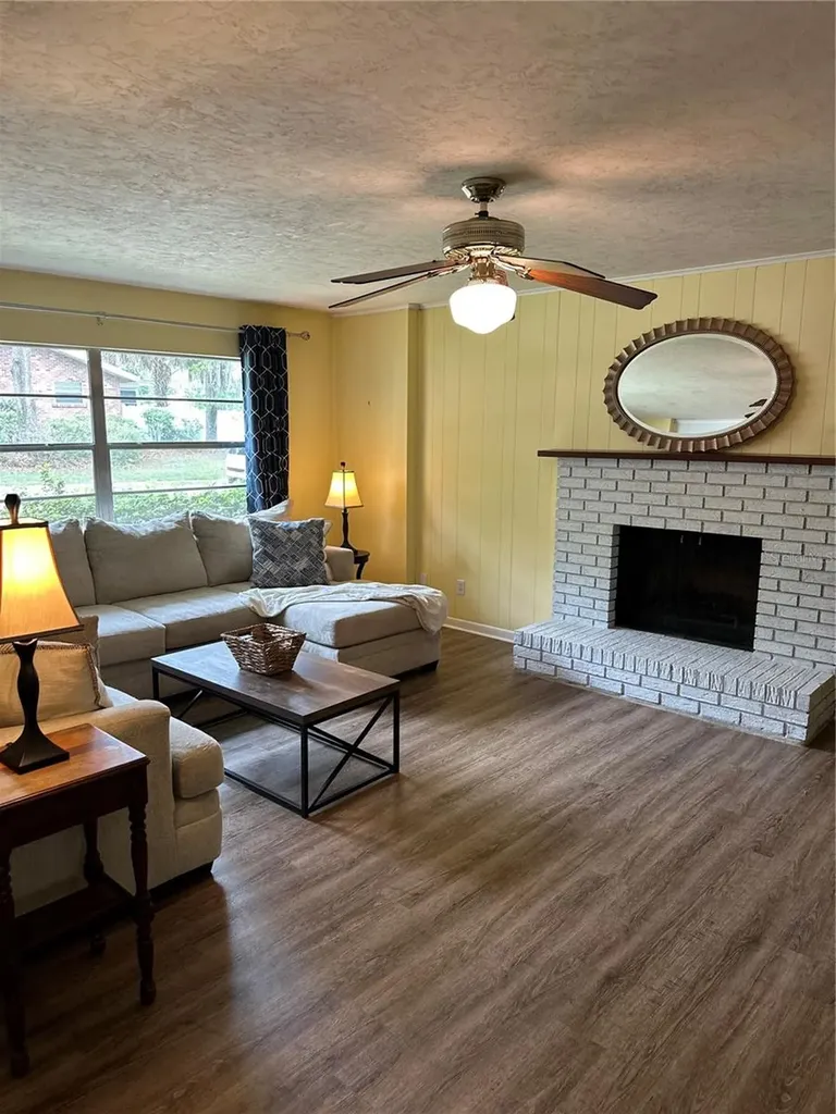 5301 NW 25th Place Gainesville FL 32606