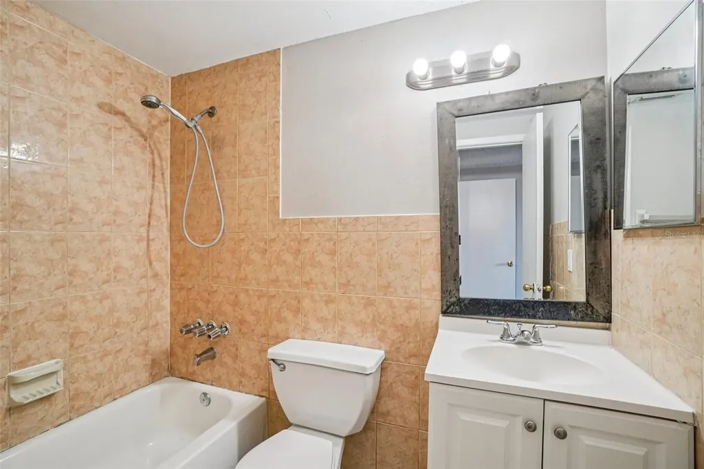 6807 White Cliffs Way Tampa FL 33625