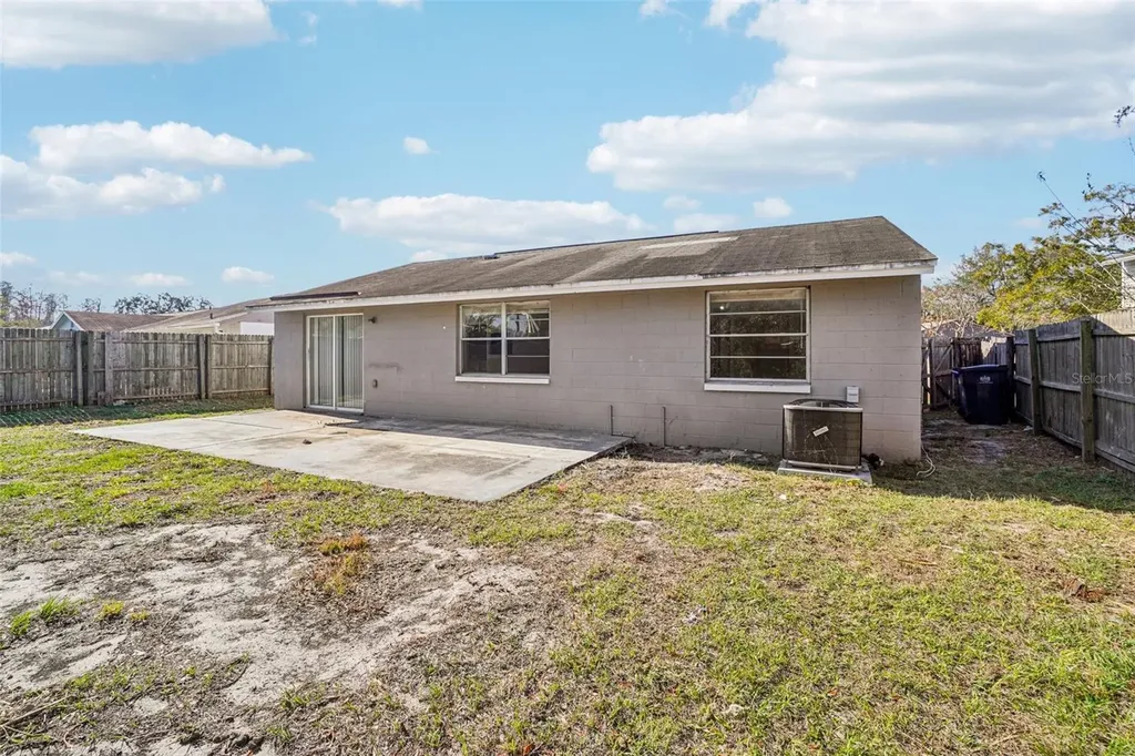 6807 White Cliffs Way Tampa FL 33625